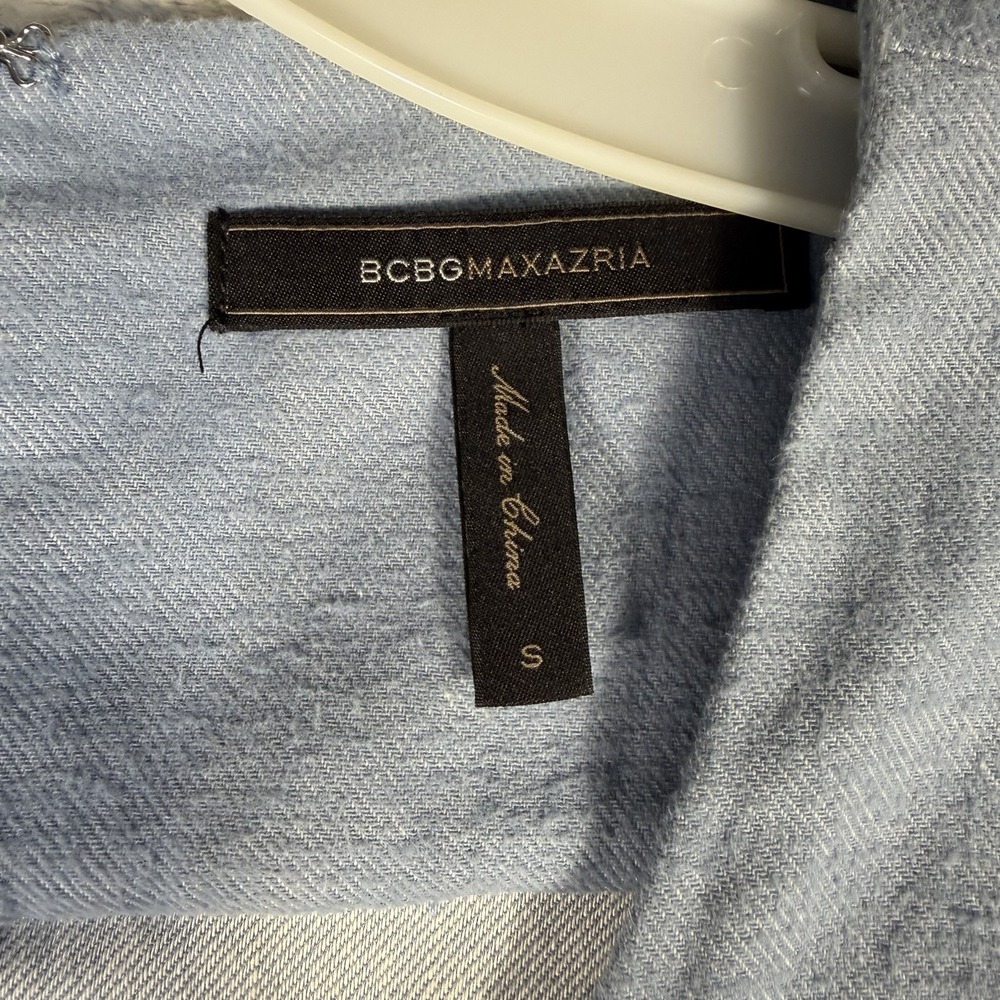 BCBG Maxazria Women's Size Small Flutter Sleeve V-Neck Blue Shorts Romper - Picture 4 of 8